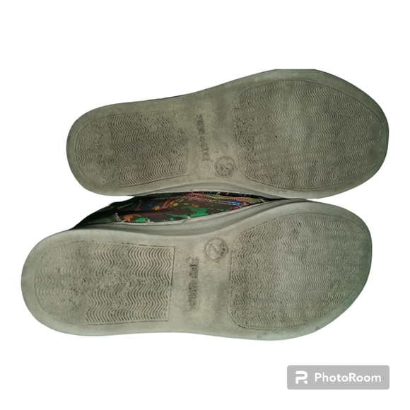 Youth Sneakers Size 2 - Picture 4 of 6